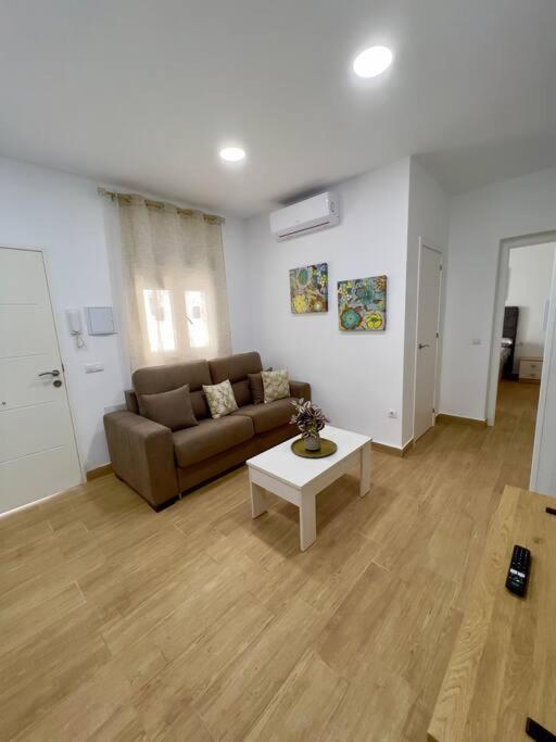 Rockside Residences Suites La Linea La Línea de la Concepción Eksteriør bilde